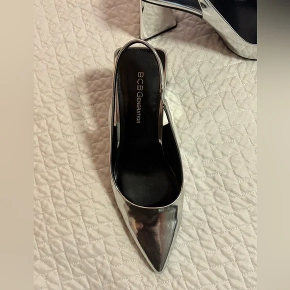 BCBGeneration Silver Slingbacks Size 8.5 - Picture 3 of 5